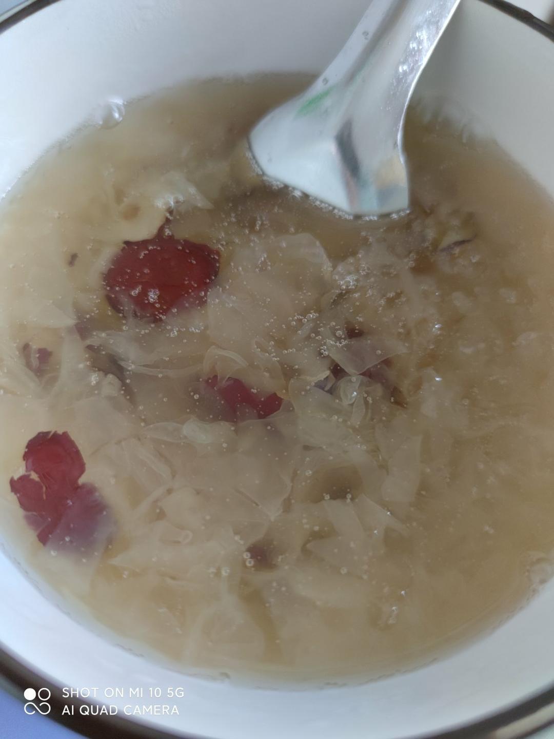 0失败的快速出胶银耳红枣汤（超详细）