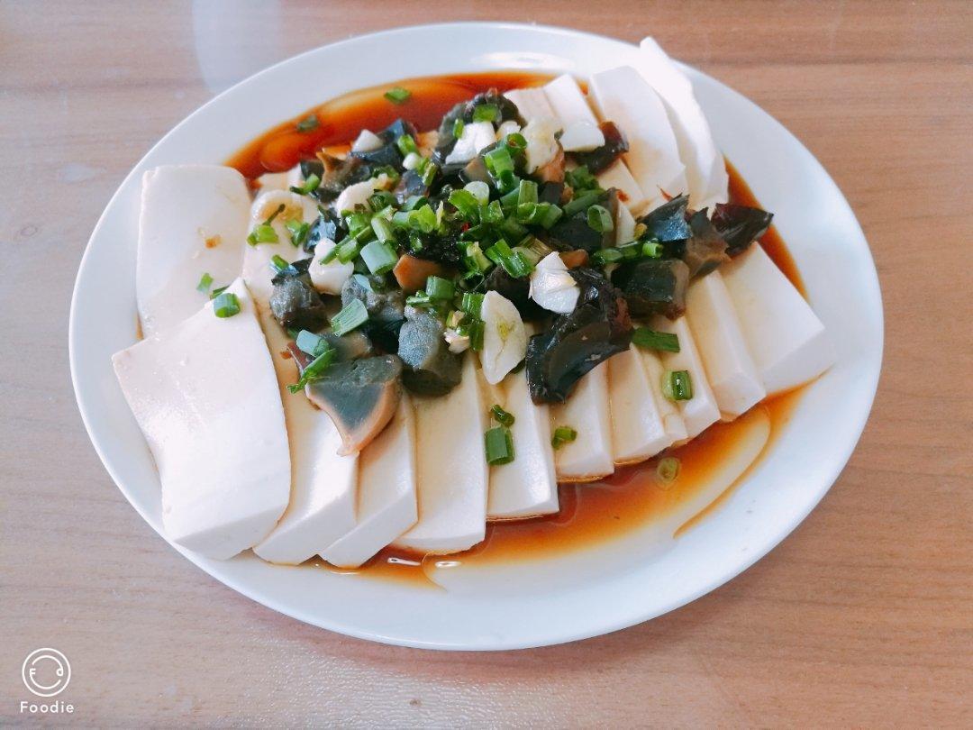 皮蛋拌豆腐