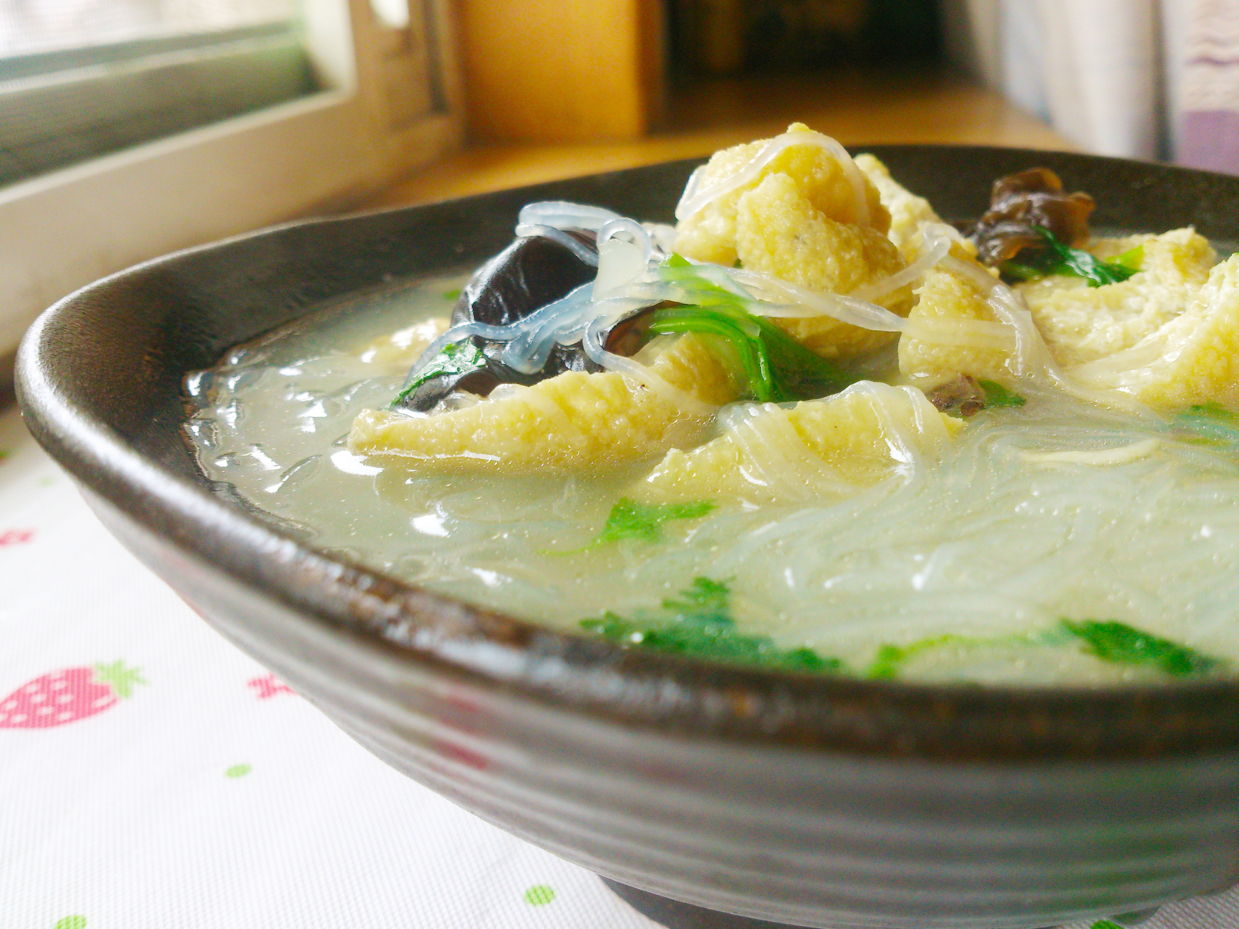 油豆腐粉丝汤