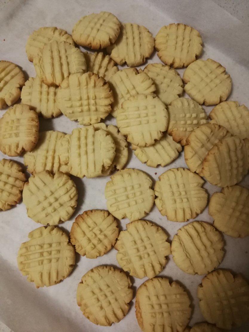 宝宝辅食：奶香小饼干