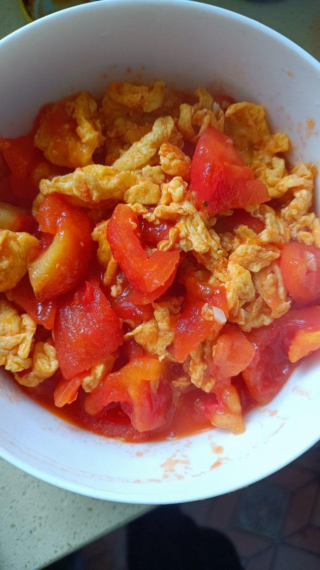 2021-10-24 14:06:13赞番茄炒鸡蛋(超浓的番茄味)西红柿