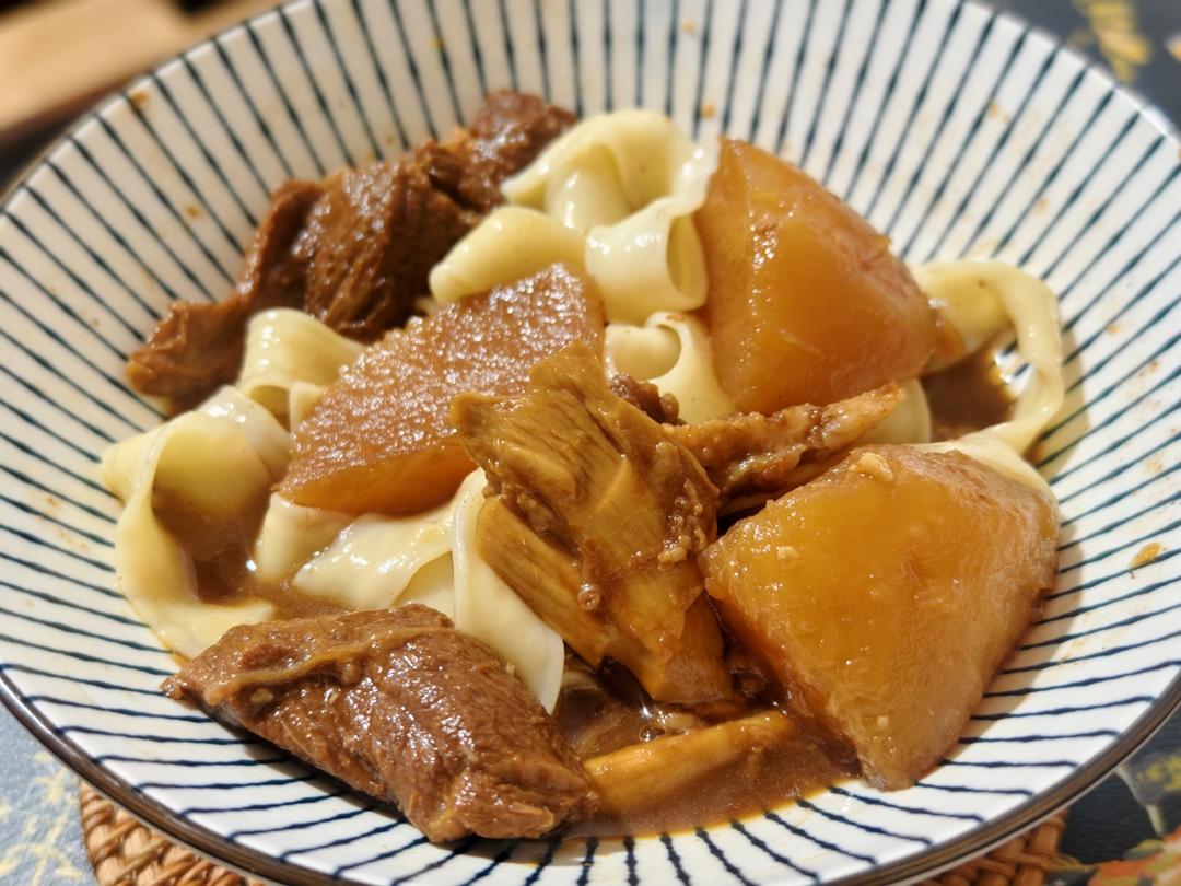 街边牛杂 
广式牛杂萝卜