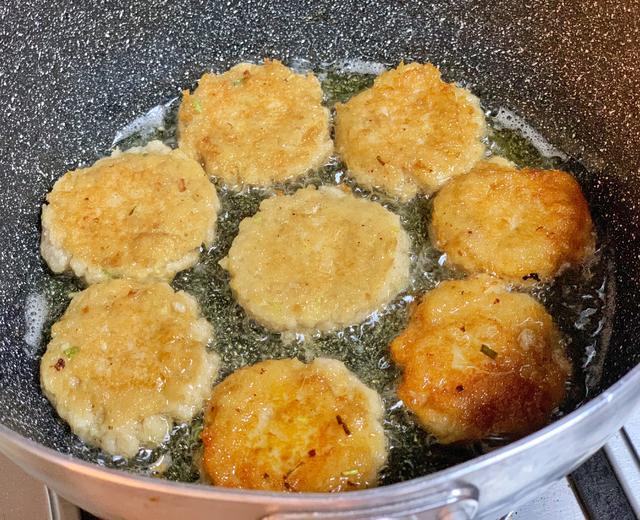 用料简单的香煎藕饼