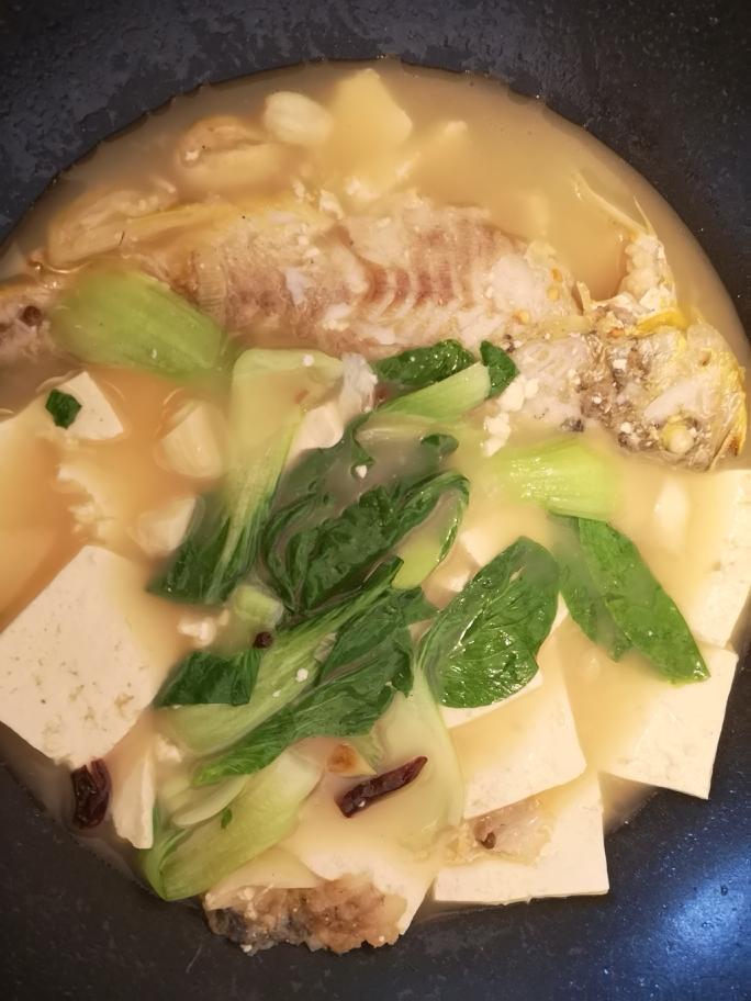 小黄鱼豆腐汤的做法