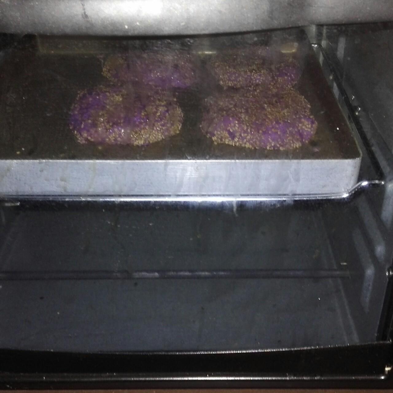 烤箱版紫薯芝麻饼的做法 步骤5