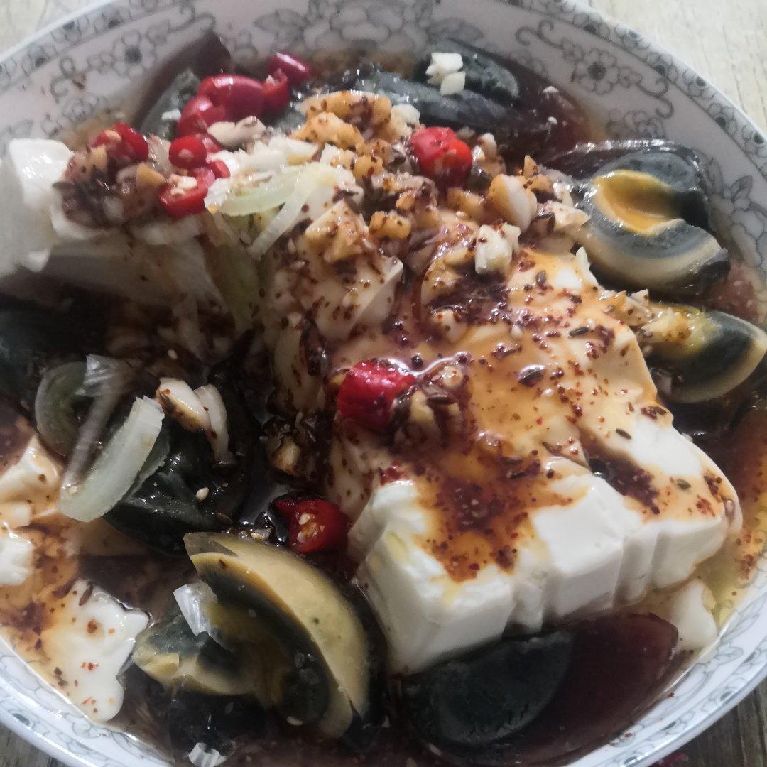 皮蛋拌豆腐
