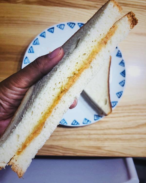 Peanut butter and jelly sandwich 花生酱果酱三明治