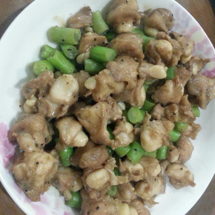 四季豆炒鸡脆骨