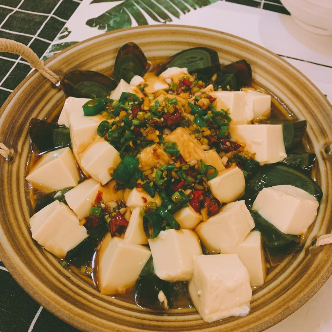 皮蛋拌豆腐