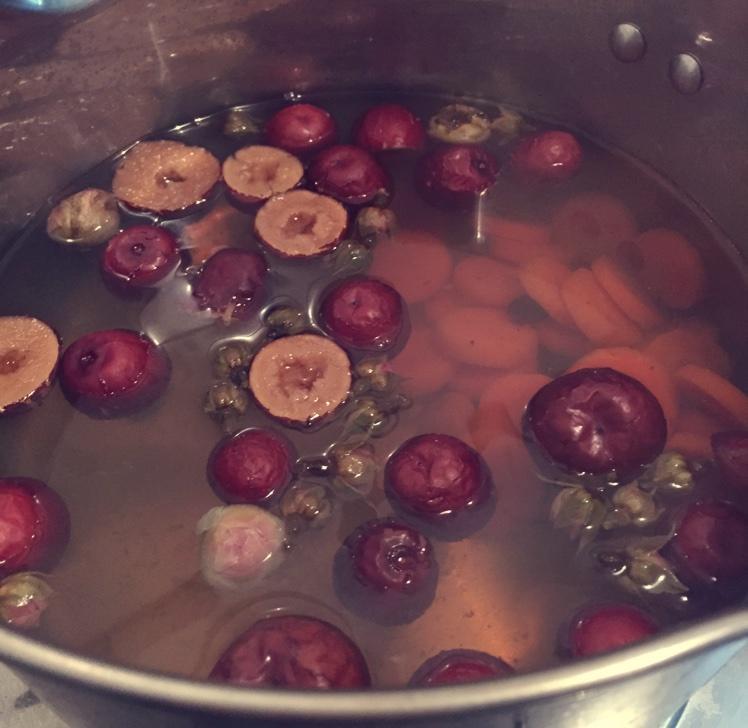 巧去干红枣核的做法