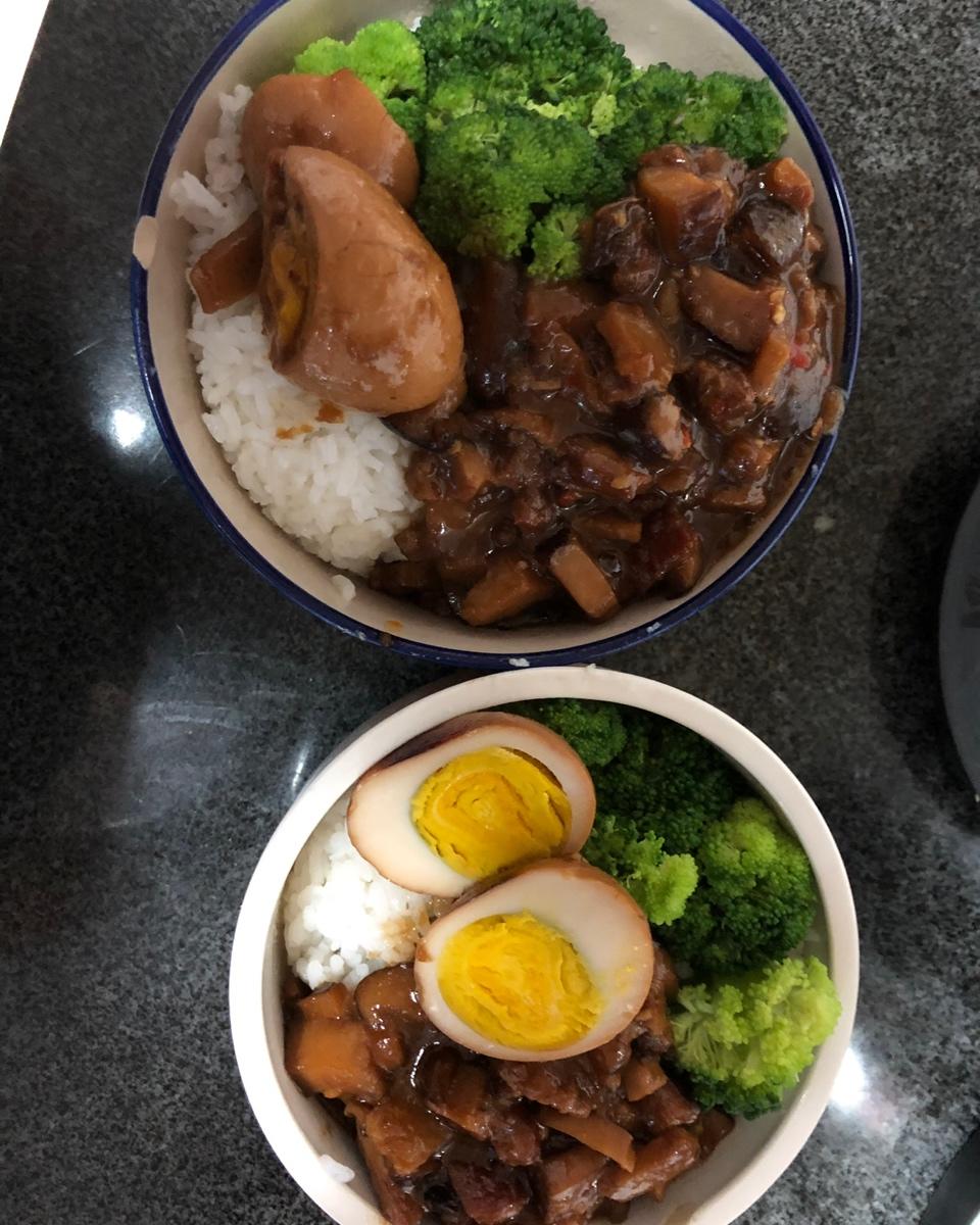 洋葱酥卤肉饭