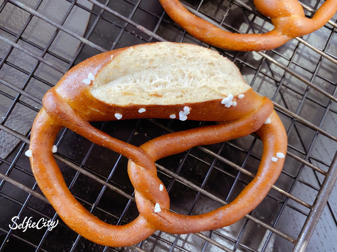 无糖全麦碱水结（碱水面包）