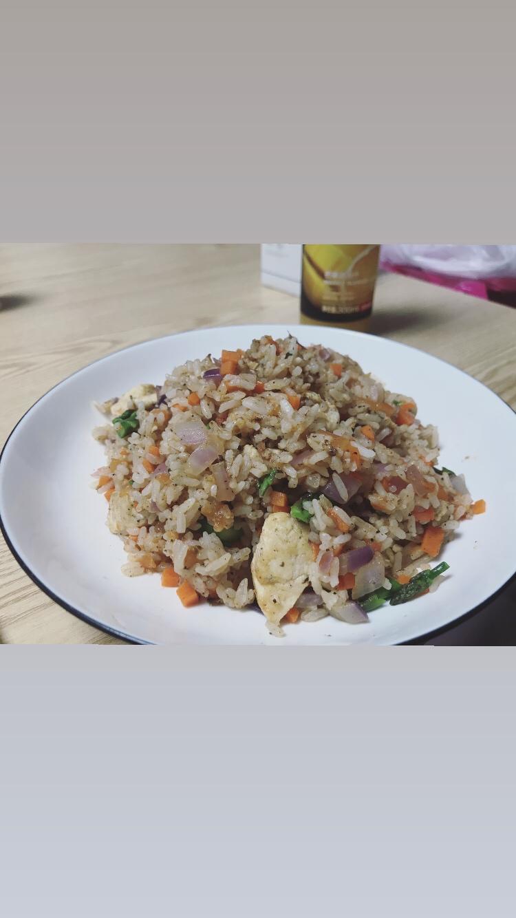 快手鸡肉番茄炒饭的做法