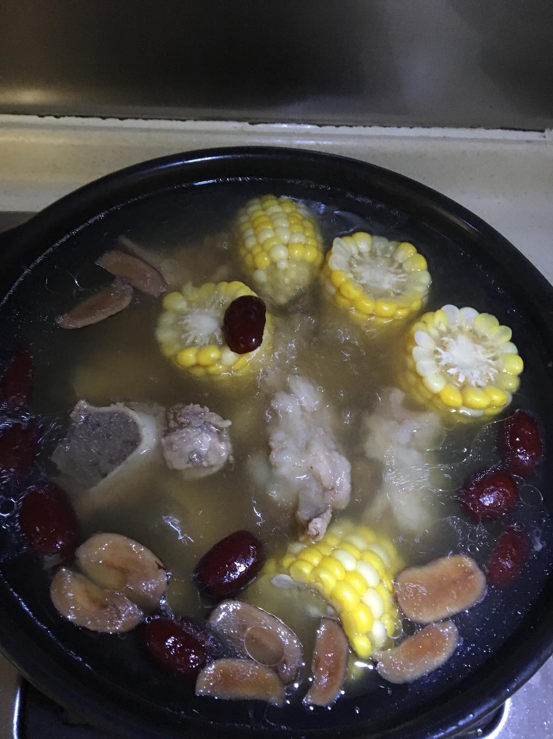 粉葛玉米排骨汤