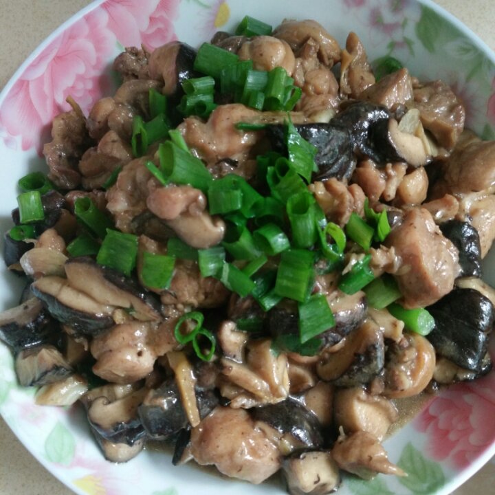 爱上了做好吃的菜做的蘑菇滑鸡香菇滑鸡