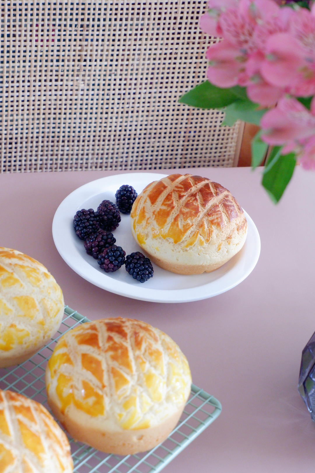 好吃到炸裂的港式菠萝包（附带制作酥皮的小视频）