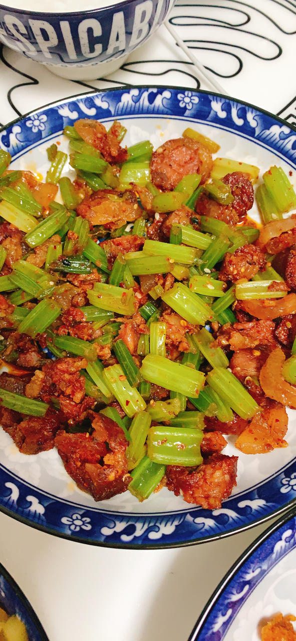 ㊙️腊味‼️腊肠炒芹菜‼️简单又好吃