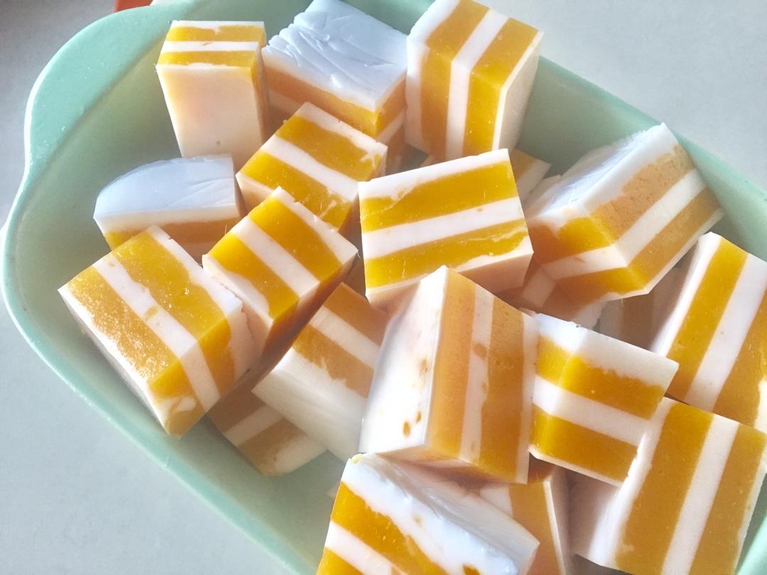 芒果椰汁千层糕