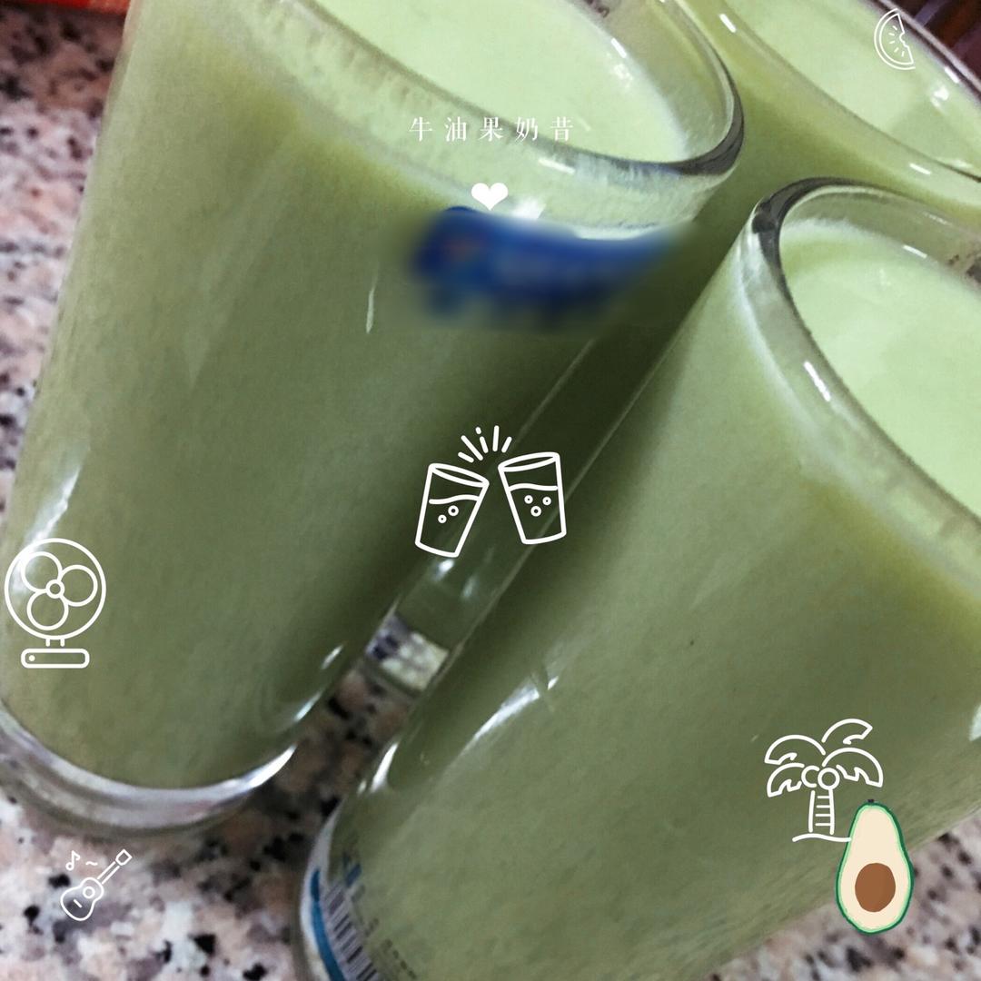 牛油果香蕉奶昔
