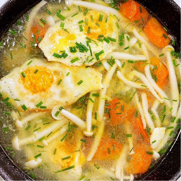 超简单荷包蛋汤🍲的做法