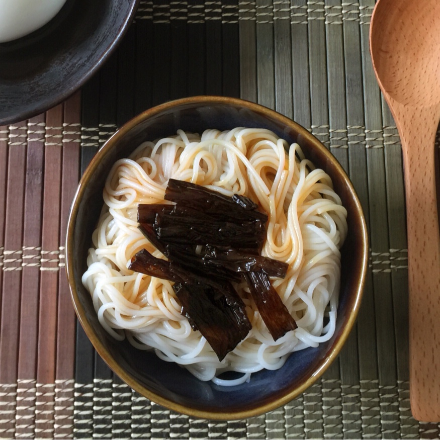 葱油拌面Spring Onion Noodles