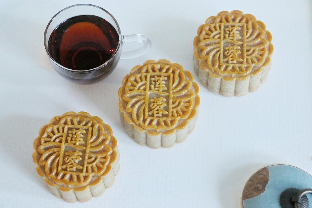 广式月饼—蛋黄莲蓉月饼