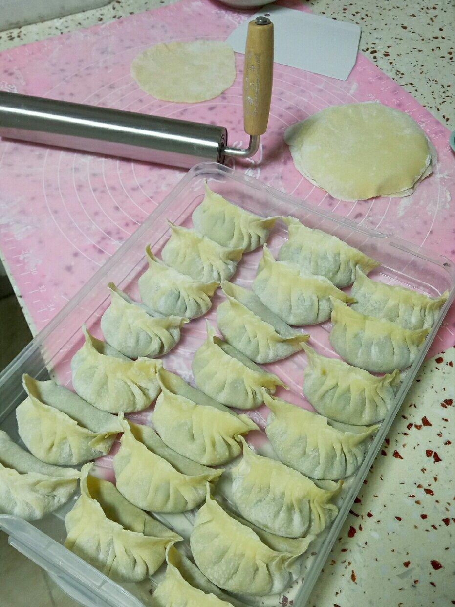 韭菜猪肉饺子(最简单最好吃又最多汁的饺子)