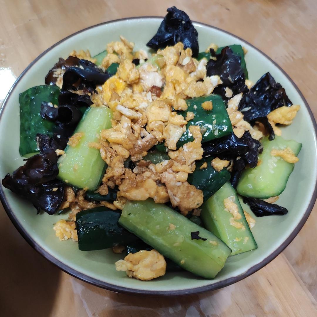 青瓜木耳炒鸡蛋