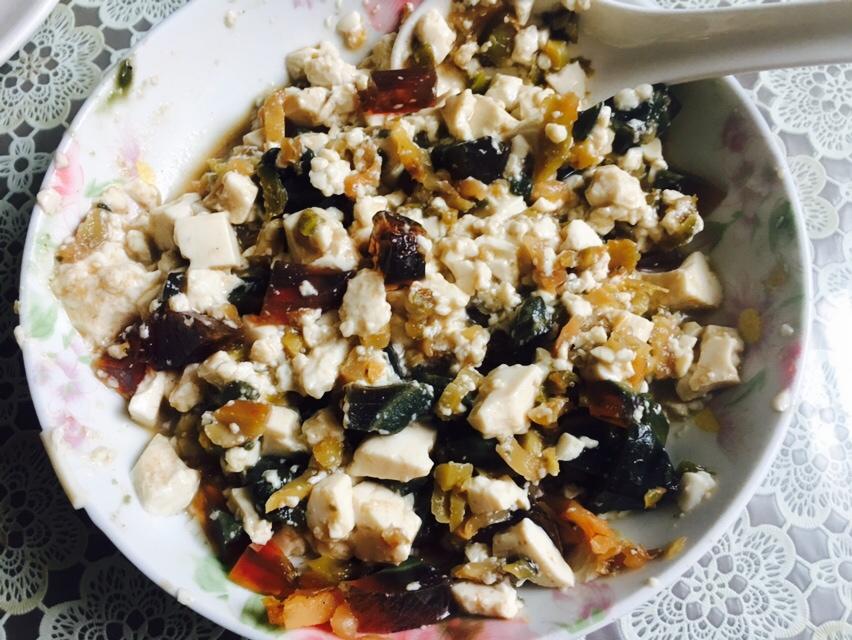 皮蛋拌豆腐