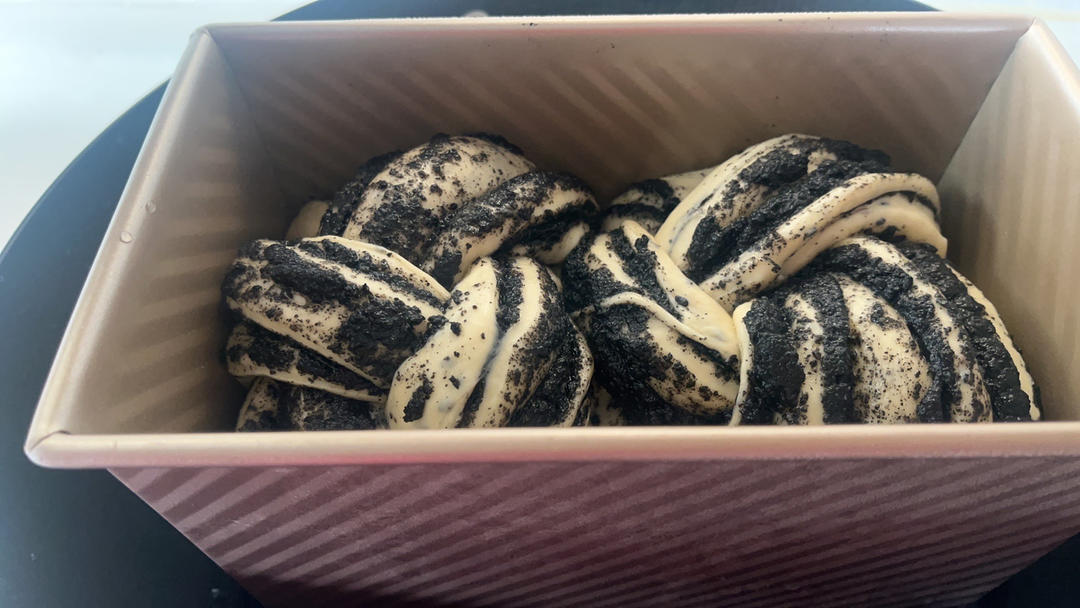 料多多系列--黑芝麻奶酥小吐司