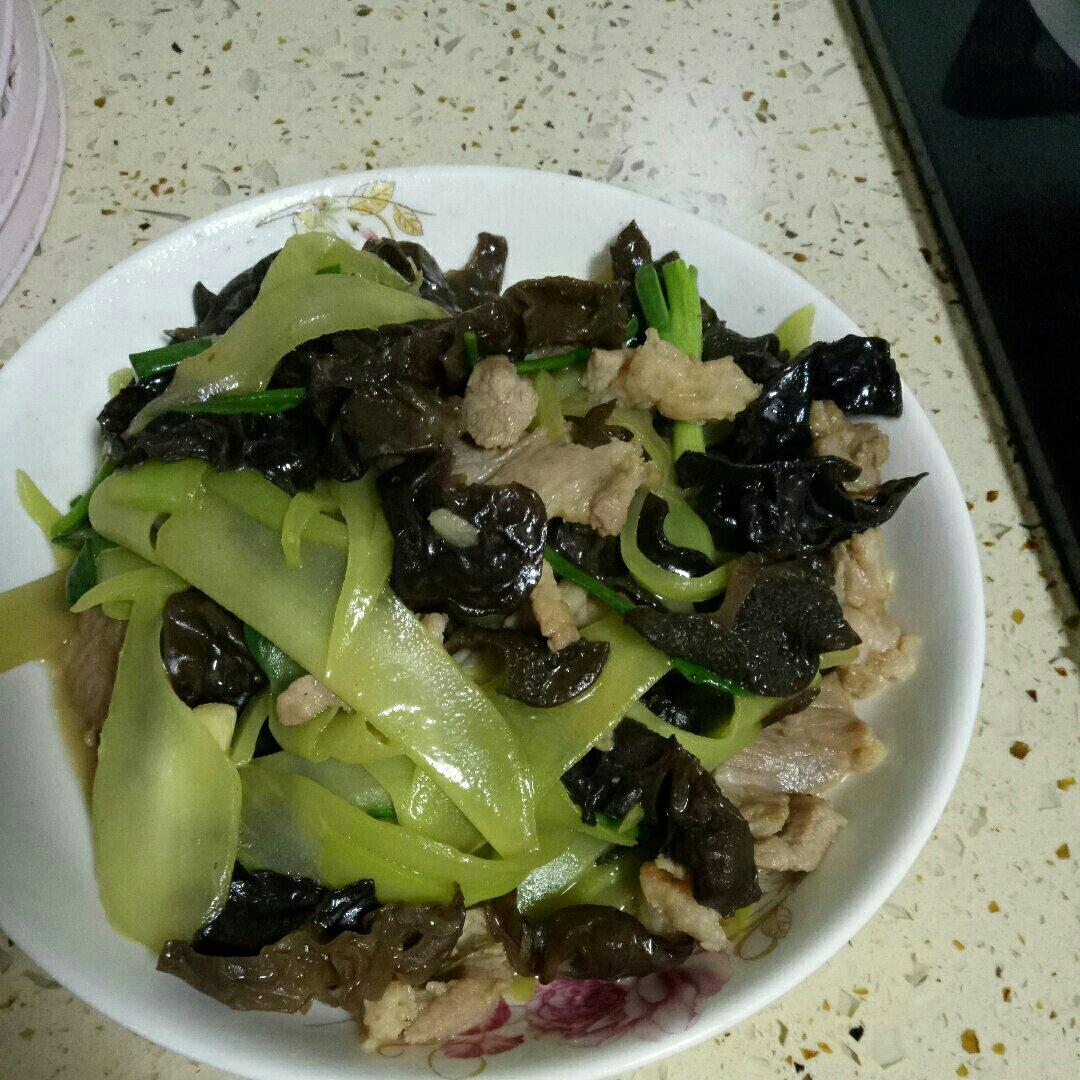 莴笋木耳炒肉