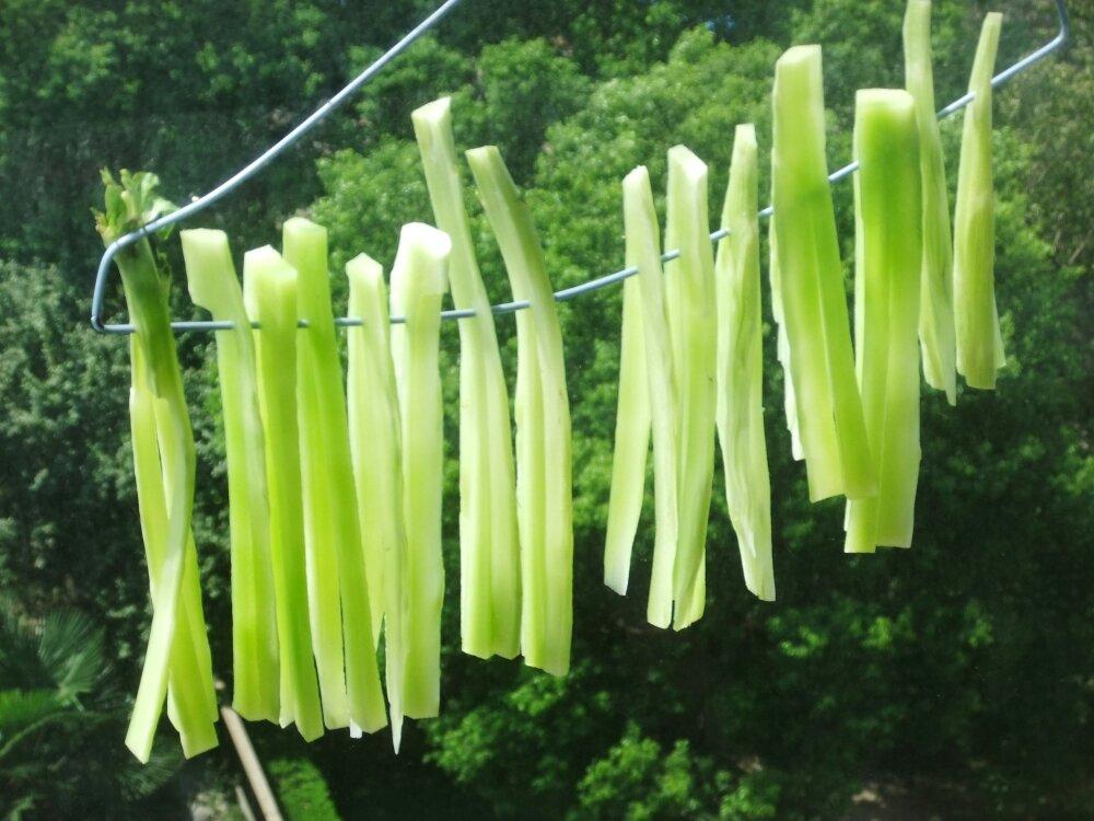自晒莴笋干