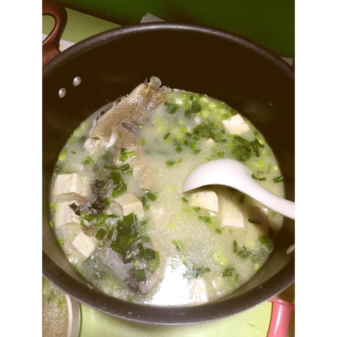 鲫鱼豆腐汤