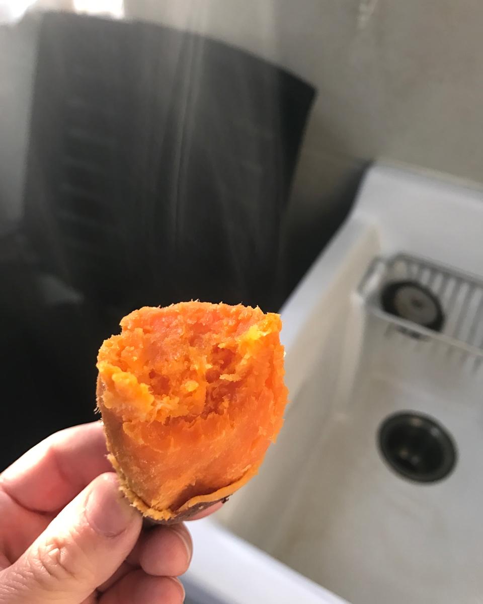 深深入坑厨房的新烘培麻麻做的微波炉烤番薯