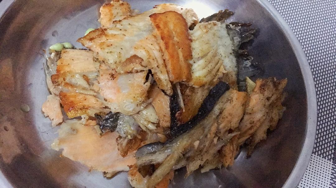 香煎三文鱼骨
