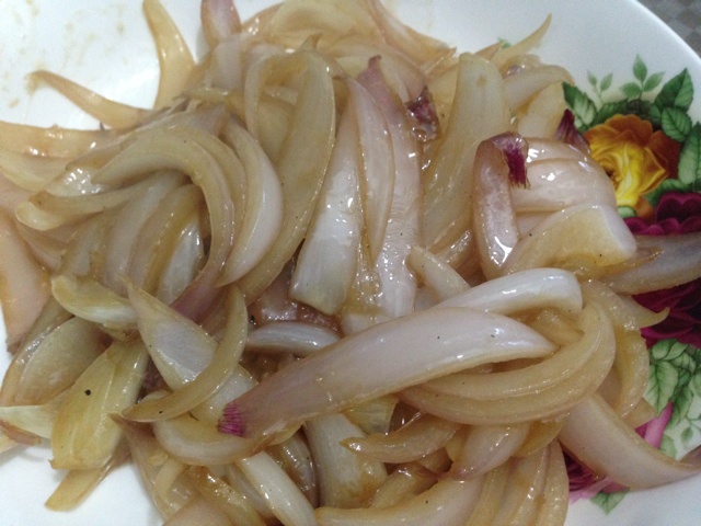 乱做一气做的素炒洋葱