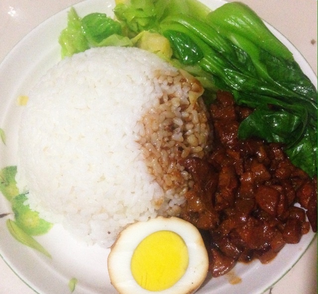 家常卤肉饭