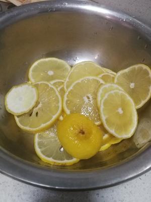 菊花🏵柠檬🍋雪梨🍐膏的做法 步骤1