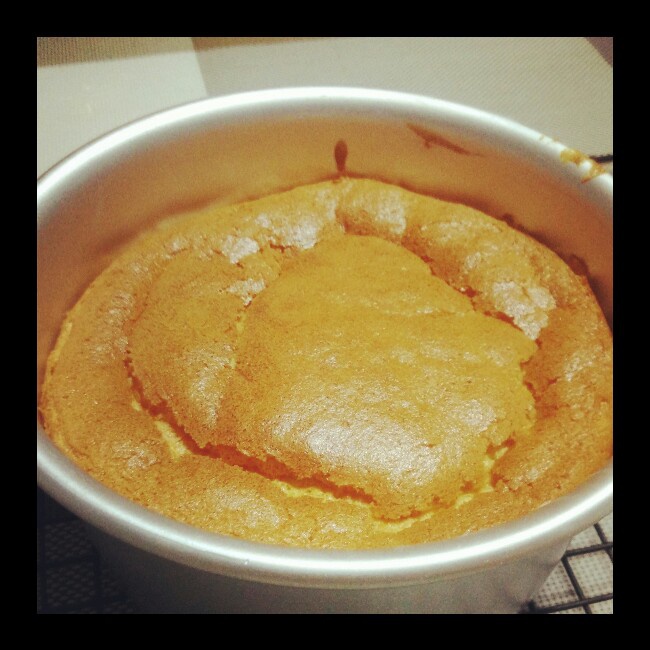 超简单完美戚风蛋糕（6寸2蛋）附打发、翻拌、脱模视频