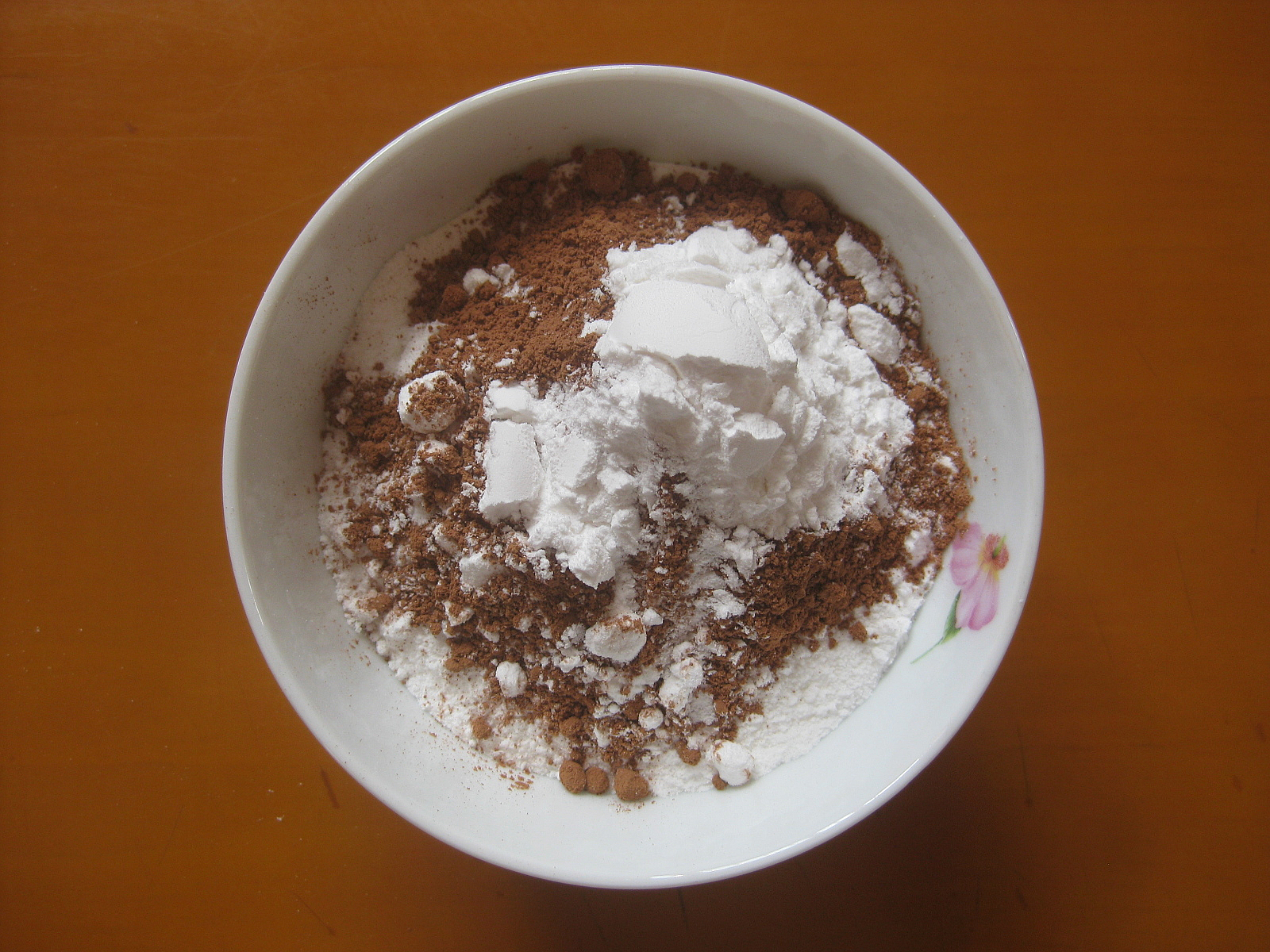 消耗蛋白—可可蛋白霜蛋糕的做法 步骤1