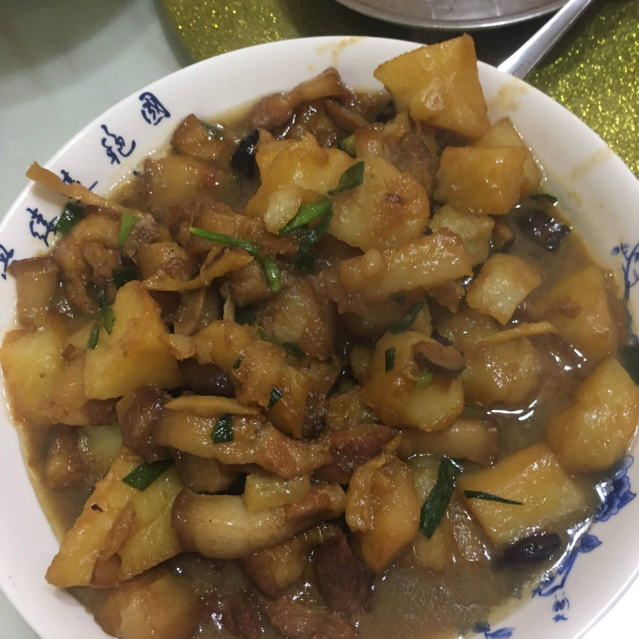 土豆红烧肉