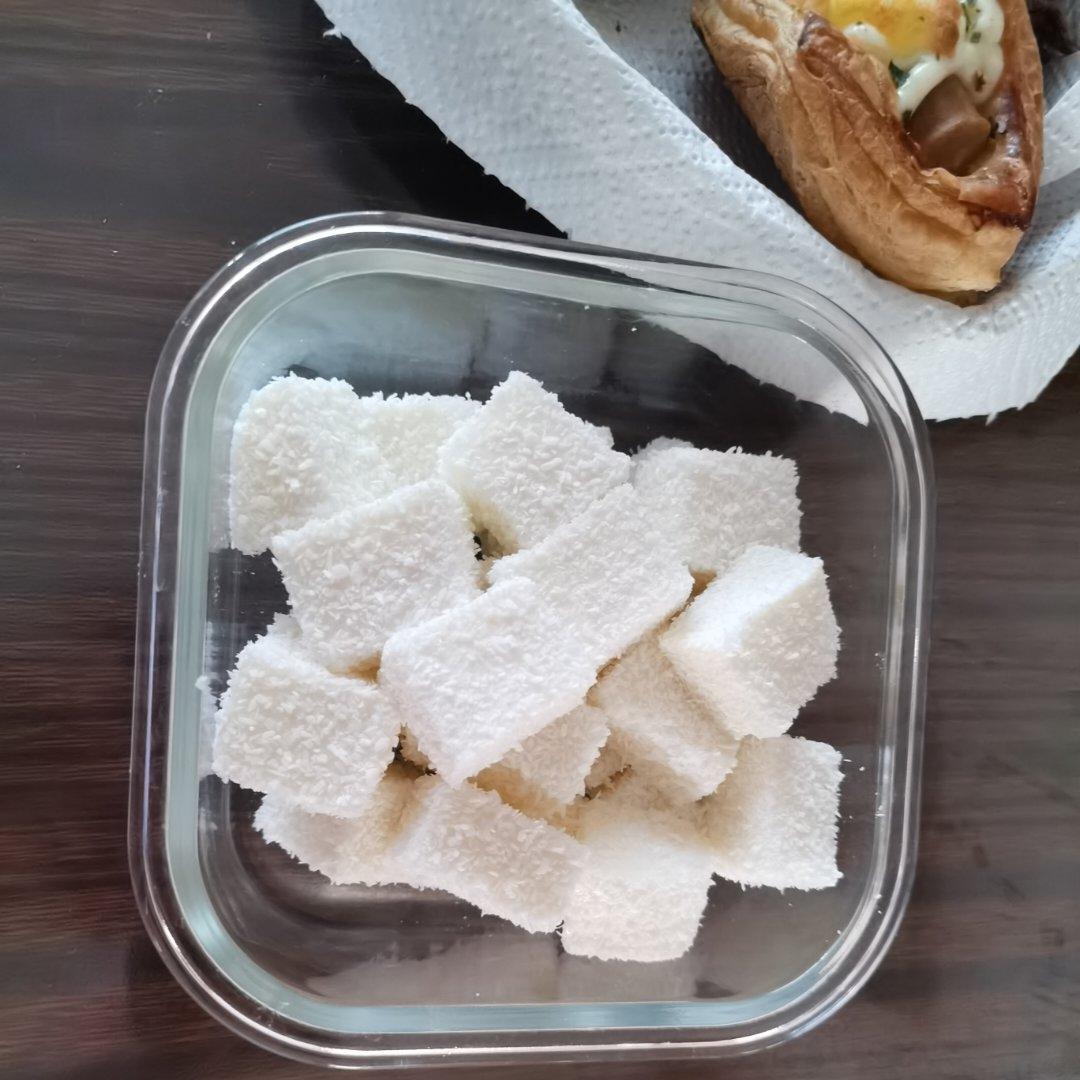 完胜85度C牛奶椰丝小方