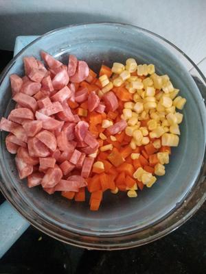 香喷喷菠萝炒饭🍍的做法 步骤1