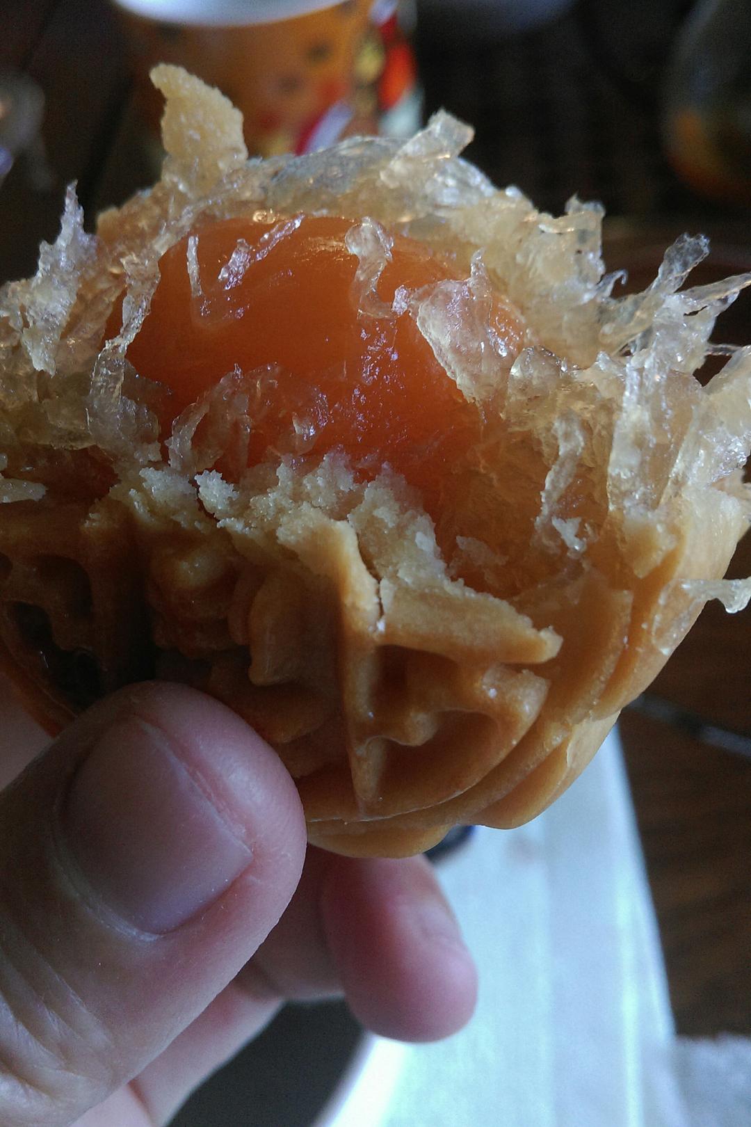 广式月饼—蛋黄冬翅月饼