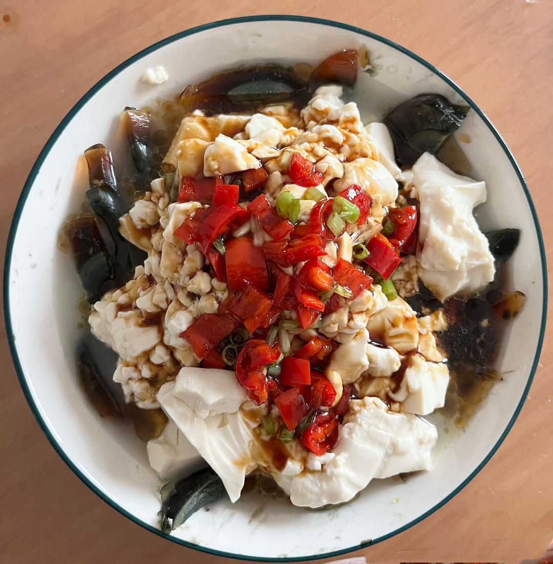 皮蛋拌豆腐