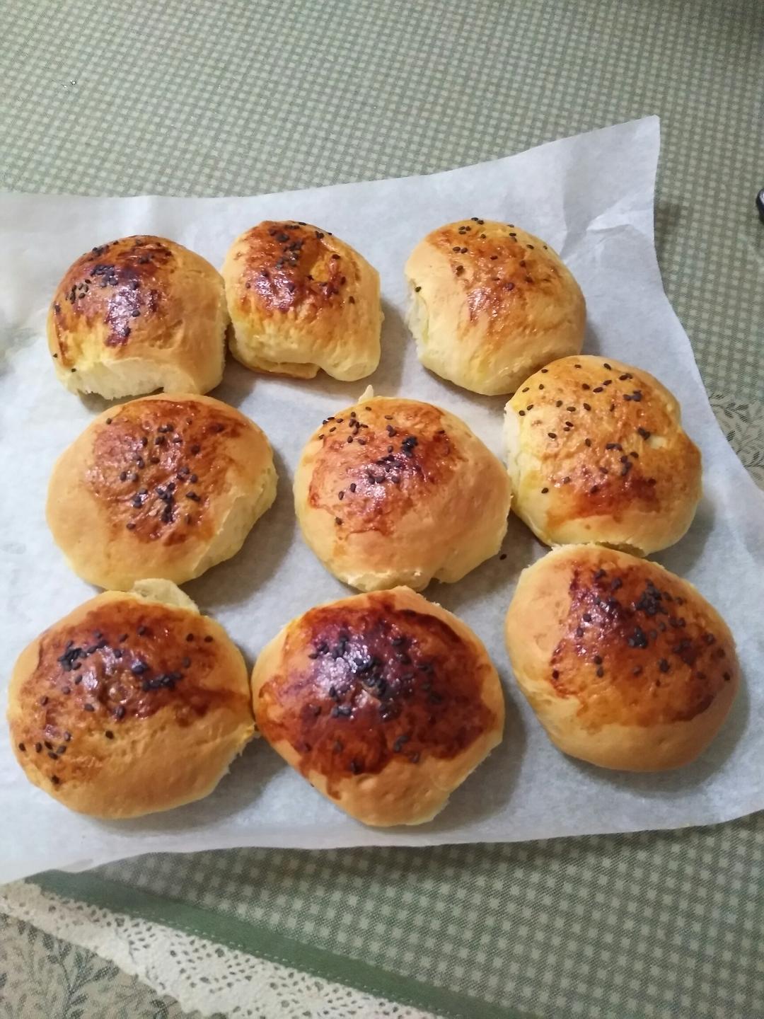 大人小孩都爱不释口的【蜂蜜牛奶小餐包】