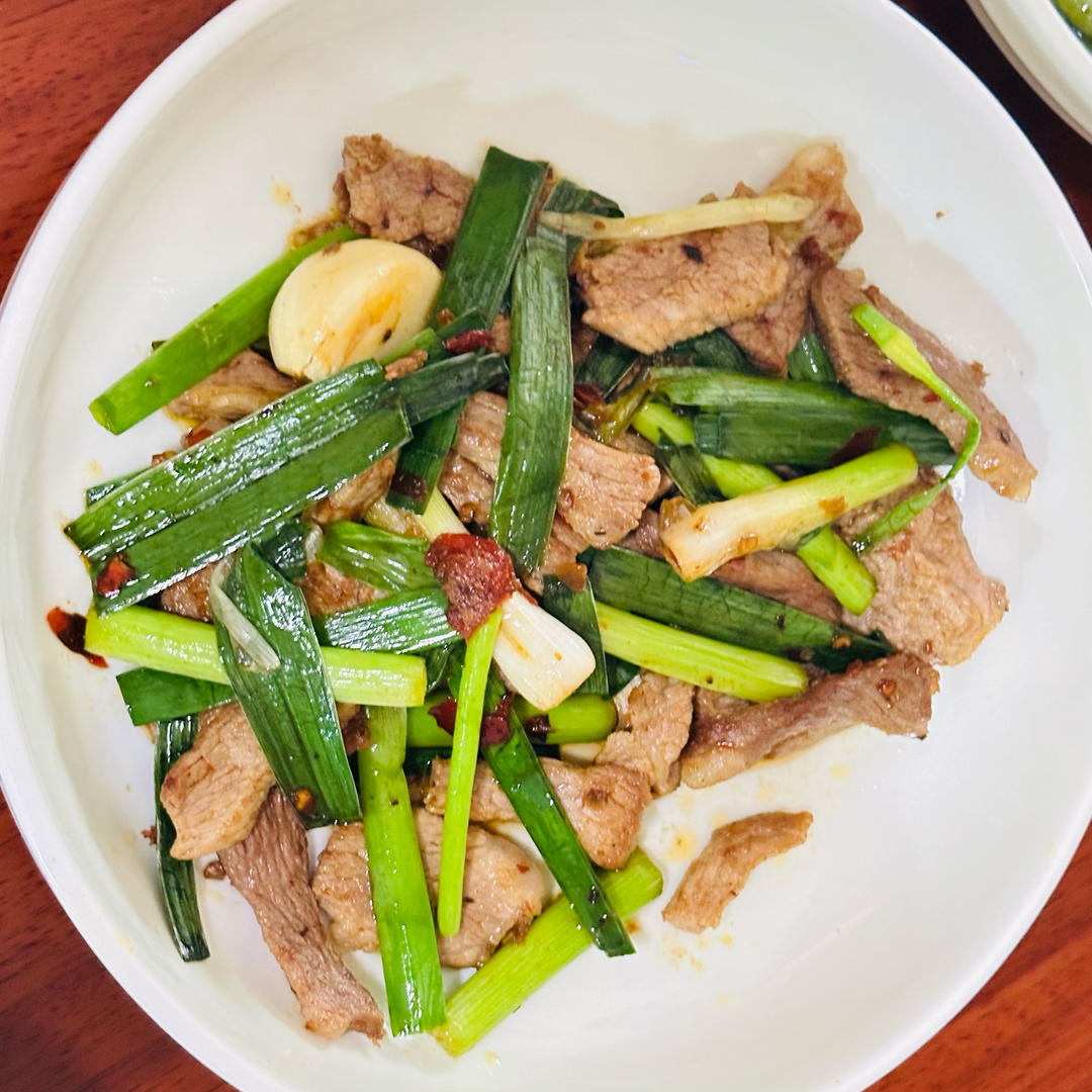大蒜炒腊肉