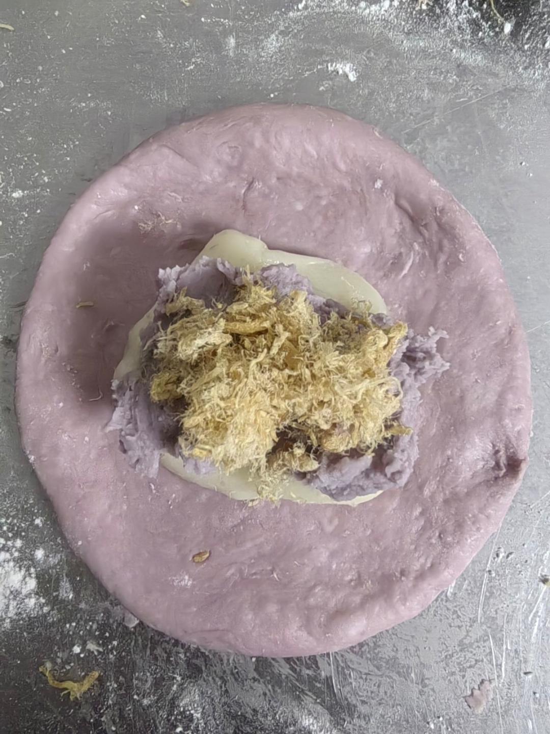 紫薯软欧包（内馅有麻薯，肉松，芋泥，口感超赞）配麻薯做法～