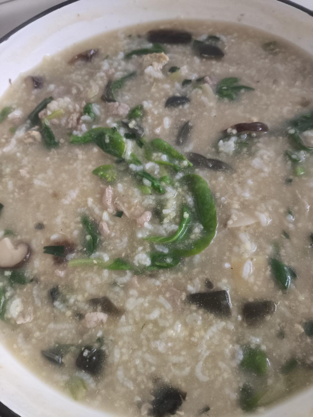 妈妈👩教我做的皮蛋瘦肉粥🥣简单快捷美味😋