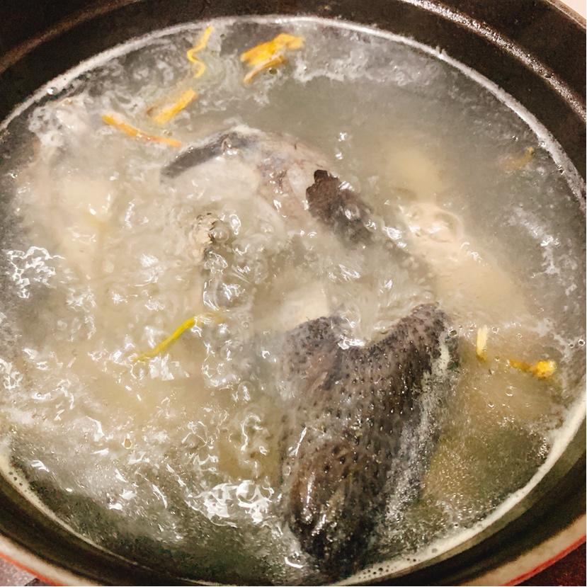 步骤图 熬夜恩物 花旗参石斛煲竹丝鸡汤 Staub铸铁锅菜谱的做法 熬夜恩物 花旗参石斛煲竹丝鸡汤 Staub铸铁锅菜谱的做法步骤 汤羹 下厨房